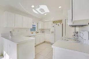 8218 Palm Gate Dr, Boynton Beach, FL 33436 - Photo 10