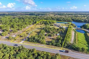 11733 SW Citrus Blvd, Palm City, FL 34990 - Photo 2