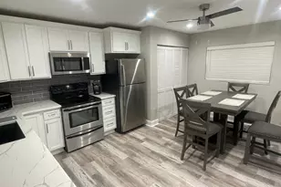 363 Prestwick Cir, Palm Beach Gardens, FL 33418 - Photo 4