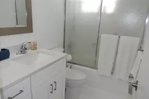 725 Lori Dr, Palm Springs, FL 33461 - Photo 8