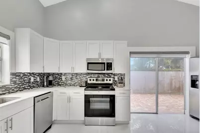 7 Wyndham Lane, Palm Beach Gardens, FL 33418 - Photo 18