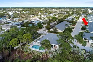 10862 SE Sea Pines Cir, Hobe Sound, FL 33455 - Photo 4