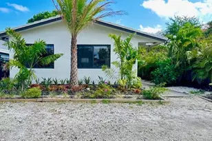 754 NE 40th St, Oakland Park, FL 33334 - Photo 2