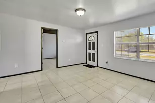 107 Gotham Dr, Fort Pierce, FL 34946 - Photo 6