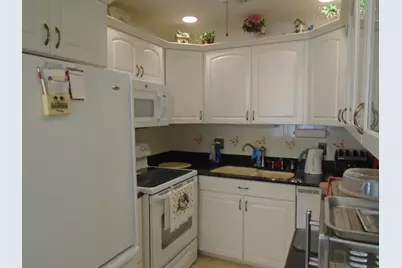 3300 Springdale Boulevard #316, Palm Springs, FL 33461 - Photo 6