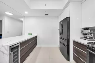 3330 NE 190th St, Aventura, FL 33180 - Photo 4