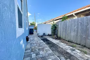 946 McIntosh St, West Palm Beach, FL 33405 - Photo 32