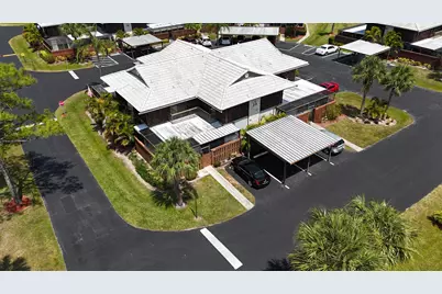 3302 SE Guinevere Lane, Port Saint Lucie, FL 34952 - Photo 2