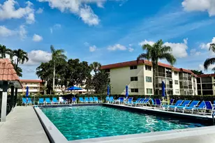 9720 S Hollybrook Lake Dr, Pembroke Pines, FL 33025 - Photo 16