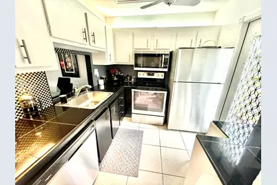 3401 NW 47th Avenue, Unit #513, Lauderdale Lakes, FL 33319 - Photo 6