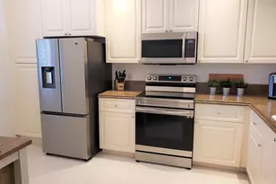 10 Harbour Isle Dr E, Fort Pierce, FL 34949 - Photo 2