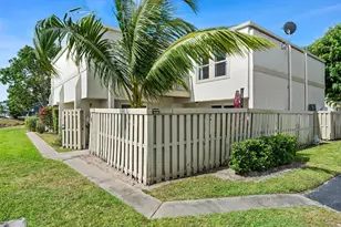 12128 Regal Ct E, Wellington, FL 33414 - Photo 4