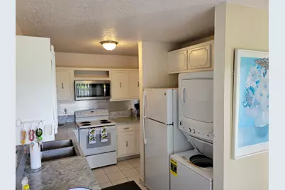 2401 Del Aire Boulevard, Unit #202, Delray Beach, FL 33445 - Photo 8