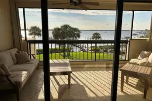 625 NW North River Dr, Stuart, FL 34994 - Photo 2