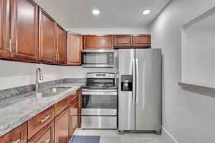 110 Dorchester E, West Palm Beach, FL 33417 - Photo 8