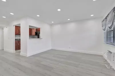 110 Dorchester E, West Palm Beach, FL 33417 - Photo 4