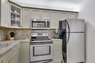 9214 Flynn Cir, Boca Raton, FL 33496 - Photo 6
