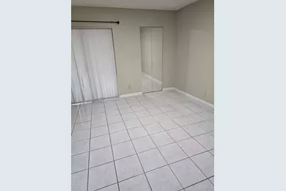 3186 Via Poinciana, Unit #106, Lake Worth, FL 33467 - Photo 6