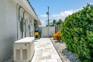 831 Dover St, Boca Raton, FL 33487 - Photo 52
