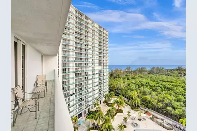 100 Bayview Drive, Unit #1125, Sunny Isles Beach, FL 33160 - Photo 4