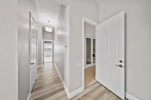 104 NW Rockbridge Ct, Port Saint Lucie, FL 34986 - Photo 8