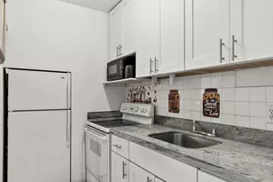 1021 NE 24th Ave, Pompano Beach, FL 33062 - Photo 18