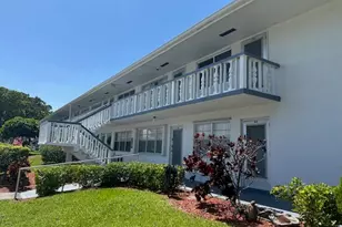 98 E Kingswood Unit, West Palm Beach, FL 33417 - Photo 4