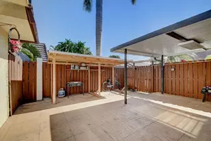 562 Springdale Cir, Palm Springs, FL 33461 - Photo 4