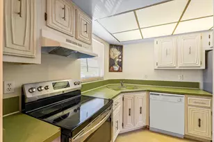 18081 SE Country Club Dr, Jupiter, FL 33469 - Photo 10