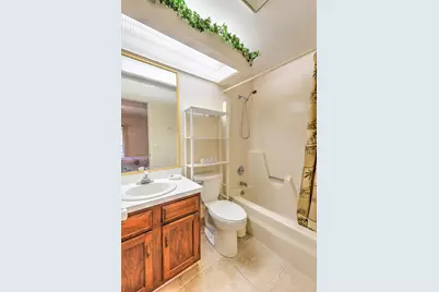 25 Lake Vista Trail, Unit #203, Port Saint Lucie, FL 34952 - Photo 20