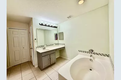 991 SE Bywood Avenue, Port Saint Lucie, FL 34983 - Photo 4