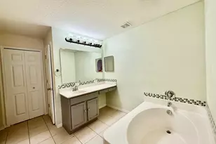 991 SE Bywood Ave, Port Saint Lucie, FL 34983 - Photo 4