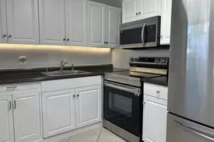 105 Sheffield E, West Palm Beach, FL 33417 - Photo 6