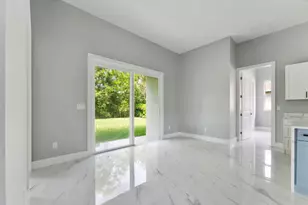 675 NE Moss Rose Pl, Port Saint Lucie, FL 34983 - Photo 10