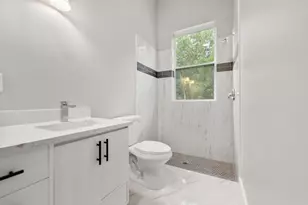 675 NE Moss Rose Pl, Port Saint Lucie, FL 34983 - Photo 16