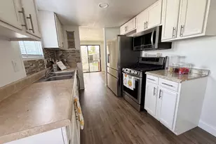 8 Ricks Dr #8, Greenacres, FL 33463 - Photo 4