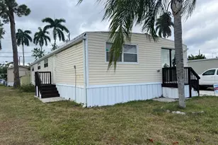 8 Ricks Dr #8, Greenacres, FL 33463 - Photo 2