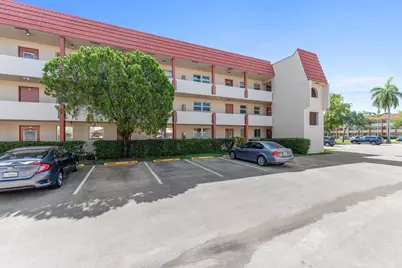 8000 Sunrise Lakes Drive E, Unit #112, Sunrise, FL 33322 - Photo 2