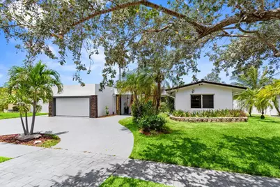 2611 NE 49 Street, Lighthouse Point, FL 33064 - Photo 2