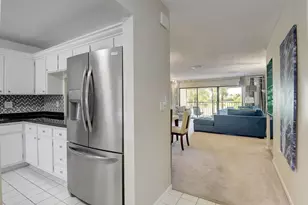 18 Westgate Ln, Boynton Beach, FL 33436 - Photo 2