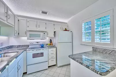 70 Royal Oak Court, Unit #206, Vero Beach, FL 32962 - Photo 14