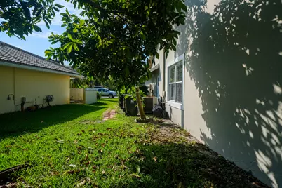 12795 Kingsway Road, Wellington, FL 33414 - Photo 36