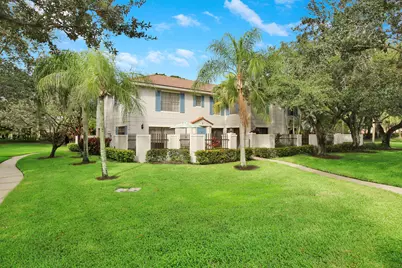 377 Prestwick Lane, Unit #2, Palm Beach Gardens, FL 33418 - Photo 2