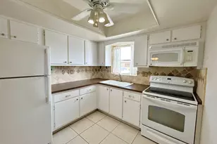 2802 Crosley Dr W, West Palm Beach, FL 33415 - Photo 2