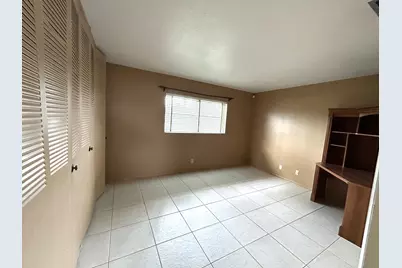 2802 Crosley Drive W, Unit #D, West Palm Beach, FL 33415 - Photo 8