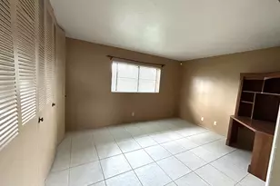 2802 Crosley Dr W, West Palm Beach, FL 33415 - Photo 8