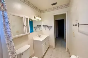 2802 Crosley Dr W, West Palm Beach, FL 33415 - Photo 10