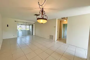 2802 Crosley Dr W, West Palm Beach, FL 33415 - Photo 4