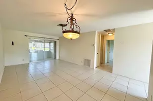 2802 Crosley Dr W, West Palm Beach, FL 33415 - Photo 6