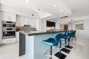 2640 Lake Shore Dr, Riviera Beach, FL 33404 - Photo 6